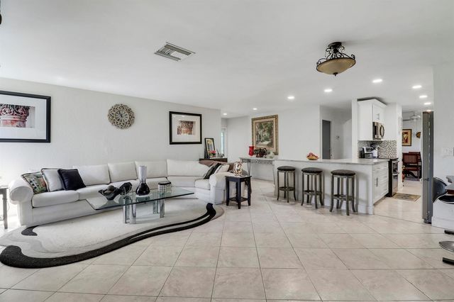 3336 Ave Villandry, Delray Beach, FL 33445