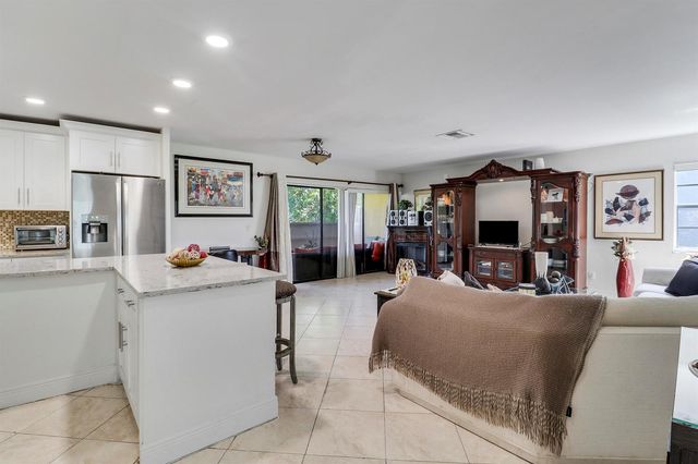 3336 Ave Villandry, Delray Beach, FL 33445