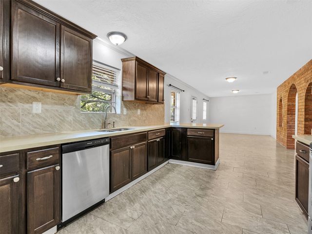 3413 County Road 326, Alvin, TX 77511