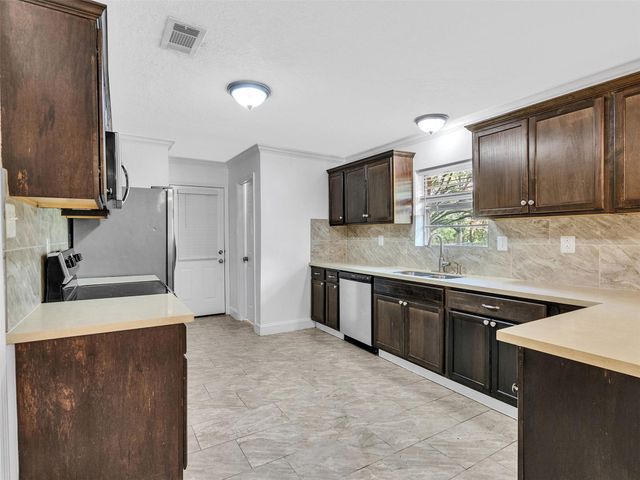 3413 County Road 326, Alvin, TX 77511