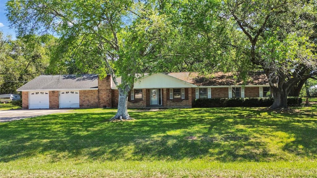 3413 County Road 326, Alvin, TX 77511
