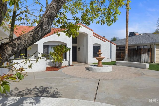 9712 White Oak Drive, Bakersfield, CA 93311