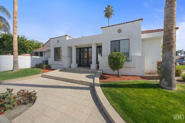 9712 White Oak Drive, Bakersfield, CA 93311