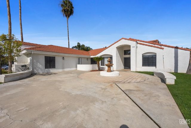 9712 White Oak Drive, Bakersfield, CA 93311