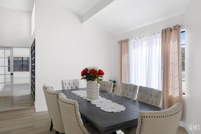 9712 White Oak Drive, Bakersfield, CA 93311