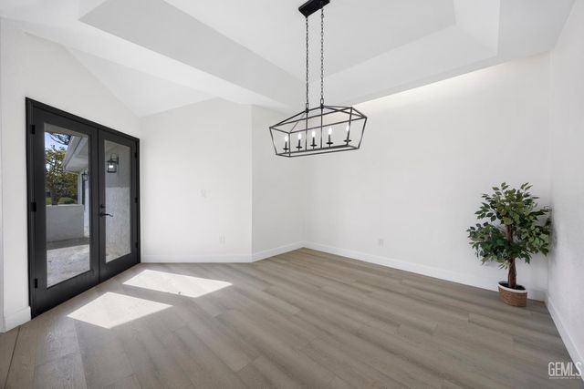 9712 White Oak Drive, Bakersfield, CA 93311