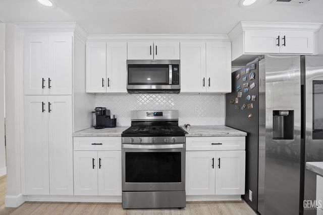 9712 White Oak Drive, Bakersfield, CA 93311