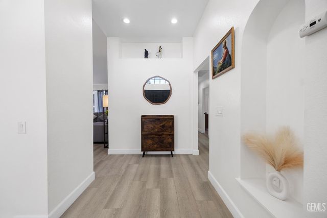 9712 White Oak Drive, Bakersfield, CA 93311