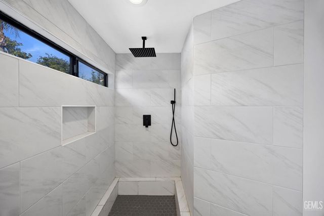 9712 White Oak Drive, Bakersfield, CA 93311