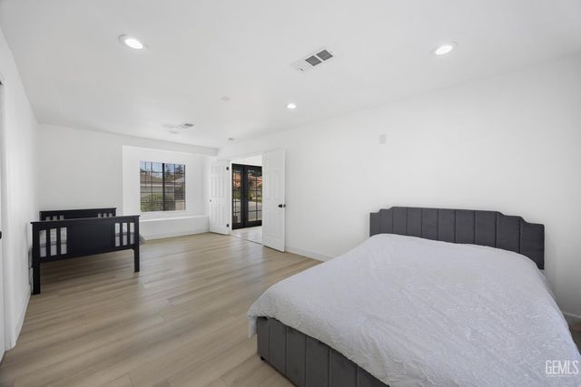 9712 White Oak Drive, Bakersfield, CA 93311