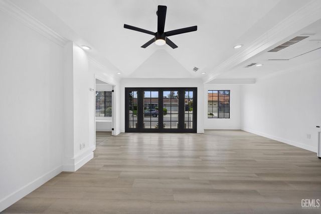 9712 White Oak Drive, Bakersfield, CA 93311