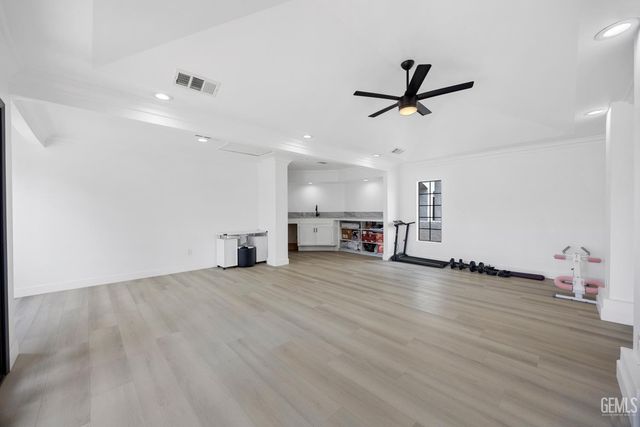 9712 White Oak Drive, Bakersfield, CA 93311