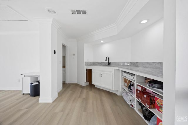 9712 White Oak Drive, Bakersfield, CA 93311