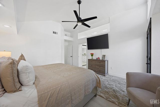 9712 White Oak Drive, Bakersfield, CA 93311