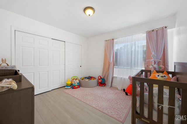 9712 White Oak Drive, Bakersfield, CA 93311