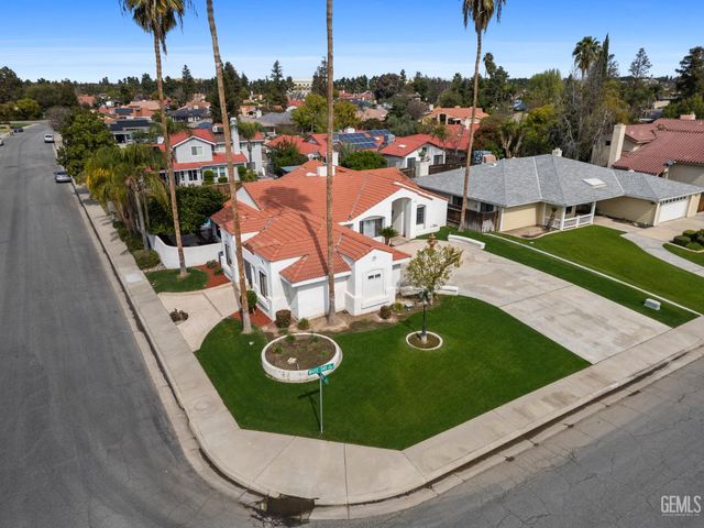 9712 White Oak Drive, Bakersfield, CA 93311