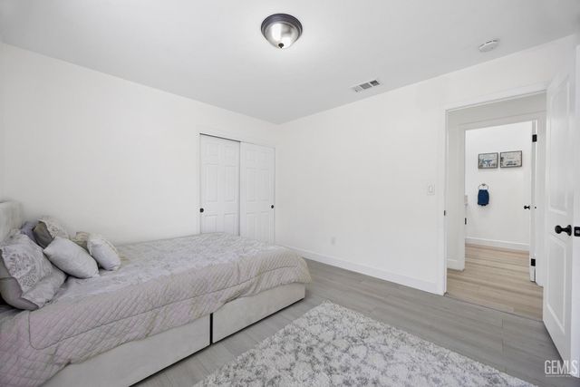 9712 White Oak Drive, Bakersfield, CA 93311