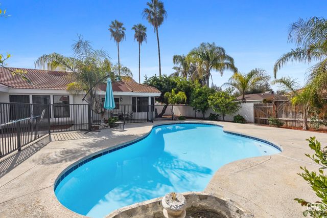 9712 White Oak Drive, Bakersfield, CA 93311