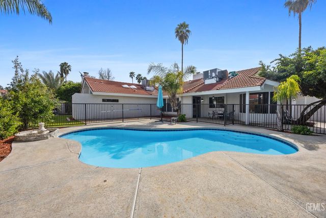 9712 White Oak Drive, Bakersfield, CA 93311