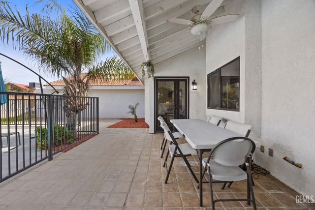 9712 White Oak Drive, Bakersfield, CA 93311