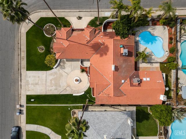 9712 White Oak Drive, Bakersfield, CA 93311