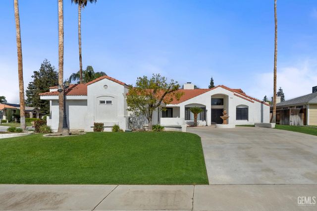 9712 White Oak Drive, Bakersfield, CA 93311