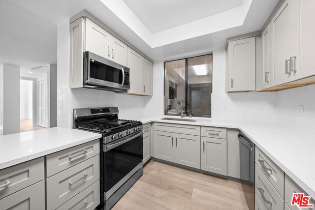 235 S Tower Drive 106, Beverly Hills, CA 90211