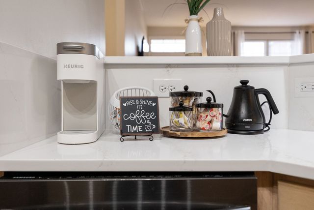 8232 Concord Lane B, Justice, IL 60458