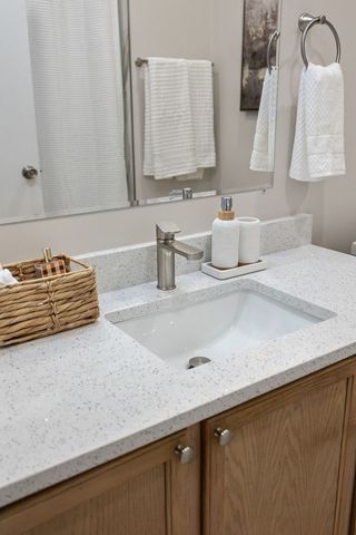 8232 Concord Lane B, Justice, IL 60458