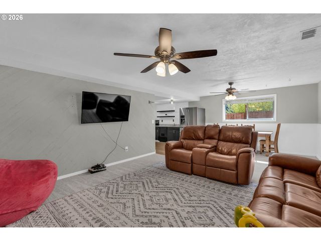 5625 Se CLAYSON Ave, Milwaukie, OR 97267