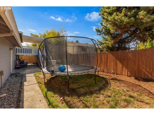 5625 Se CLAYSON Ave, Milwaukie, OR 97267