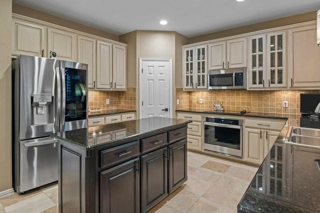 12136 Hawk Creek Drive, Frisco, TX 75033