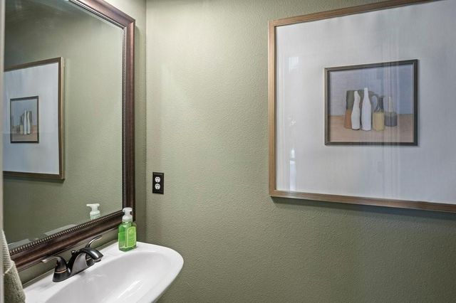 12136 Hawk Creek Drive, Frisco, TX 75033