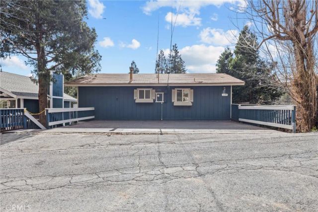 23771 Zuger Dr, Crestline, CA 92325