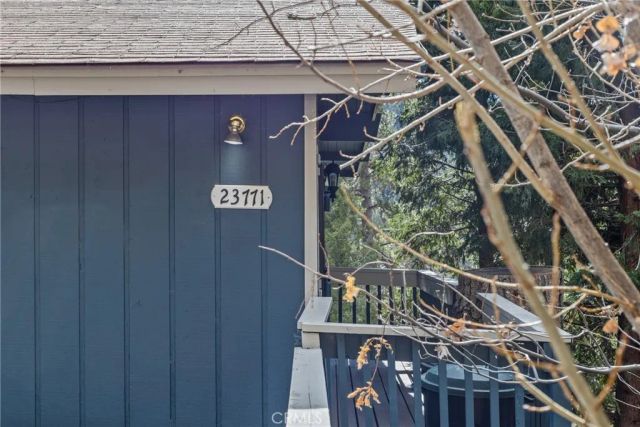 23771 Zuger Dr, Crestline, CA 92325