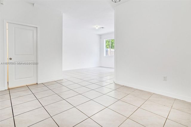 1363 NW 208th Ter, Miami Gardens, FL 33169