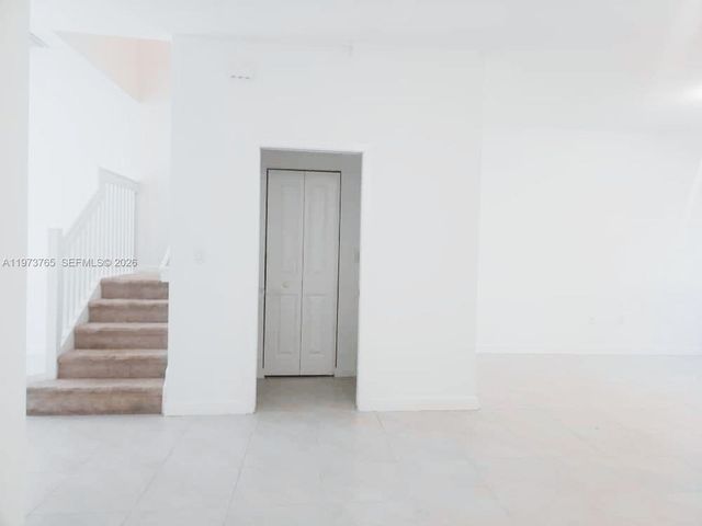 1363 NW 208th Ter, Miami Gardens, FL 33169