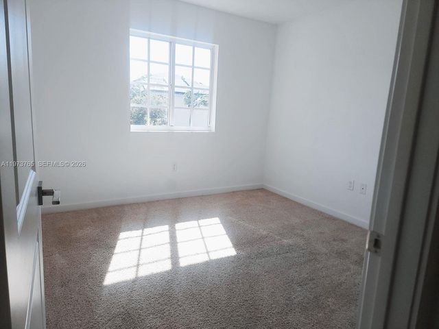 1363 NW 208th Ter, Miami Gardens, FL 33169