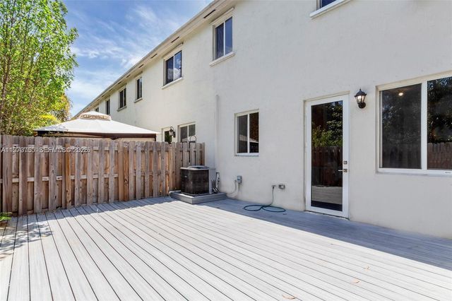 1363 NW 208th Ter, Miami Gardens, FL 33169