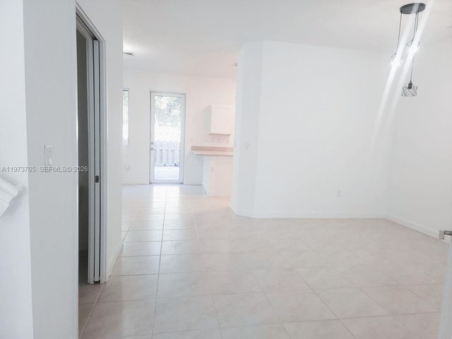 1363 NW 208th Ter, Miami Gardens, FL 33169