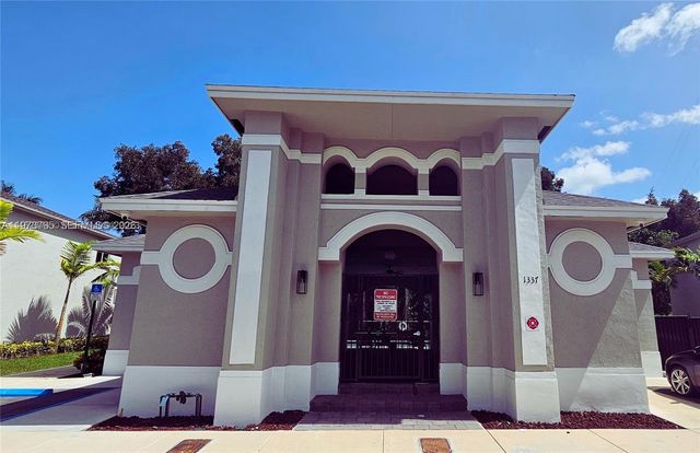 1363 NW 208th Ter, Miami Gardens, FL 33169