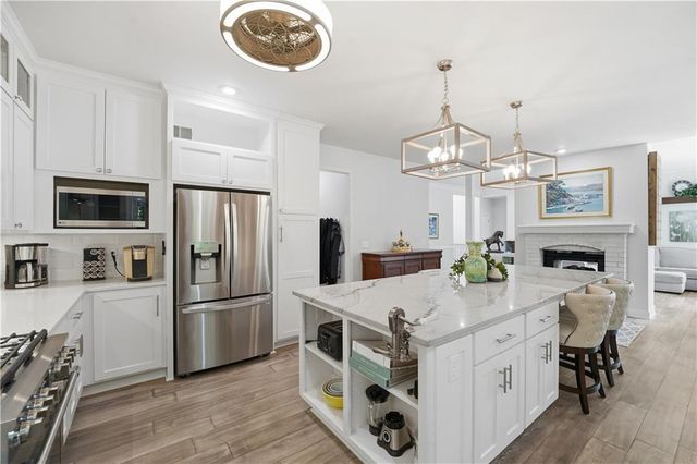 15312 Woodson Lane, Overland Park, KS 66223