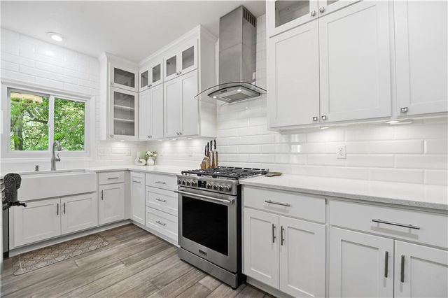 15312 Woodson Lane, Overland Park, KS 66223