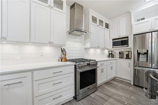 15312 Woodson Lane, Overland Park, KS 66223