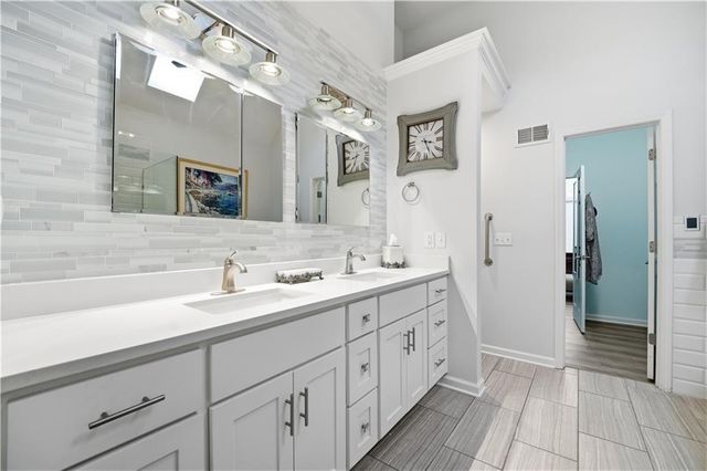 15312 Woodson Lane, Overland Park, KS 66223