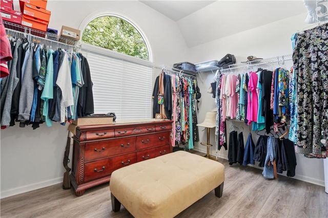 15312 Woodson Lane, Overland Park, KS 66223