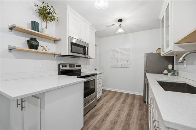 15312 Woodson Lane, Overland Park, KS 66223