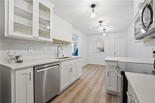 15312 Woodson Lane, Overland Park, KS 66223