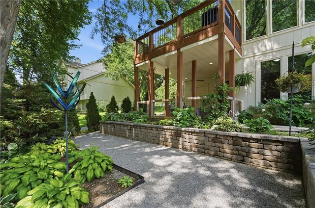 15312 Woodson Lane, Overland Park, KS 66223