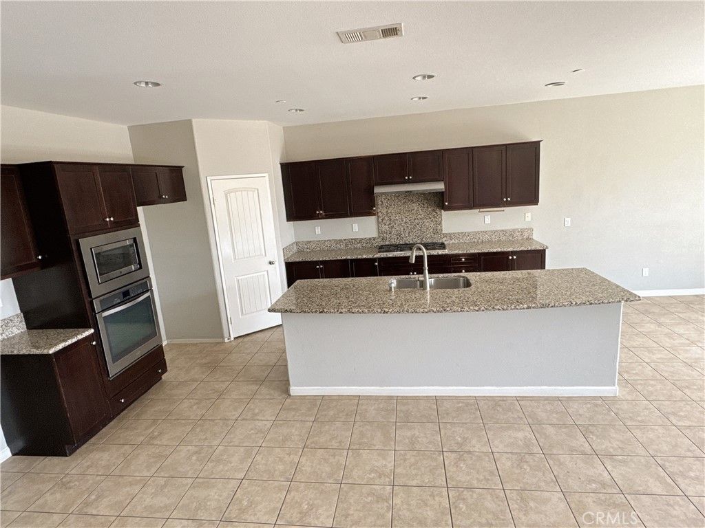 30822 Sail Ln, Menifee, CA 92584 — photo 2